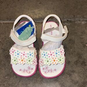 NWT Sonoma White Floral Kids Sandals